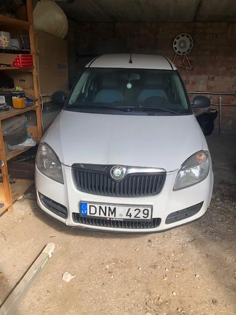 Škoda Roomster lengvasis automobilis