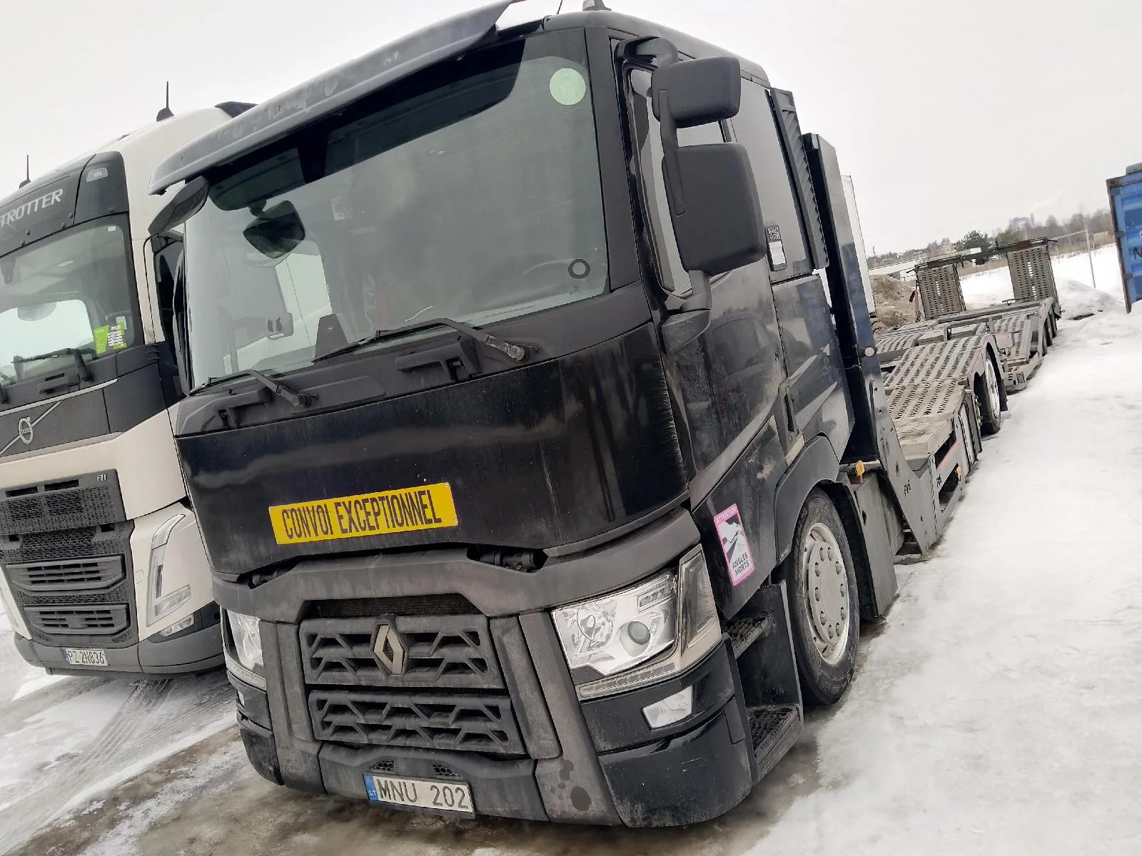 Renault Truck T-530 vilkikas su Trailer FVG TS21-1 puspriekabe