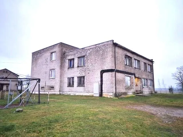 Parduodamas 2 kambarių butas su tvarto dalimi Balčių kaime