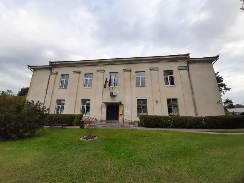 Nuomojamos 47,92 kv. m administracinės patalpos Vilniaus g. 6, Grigiškėse