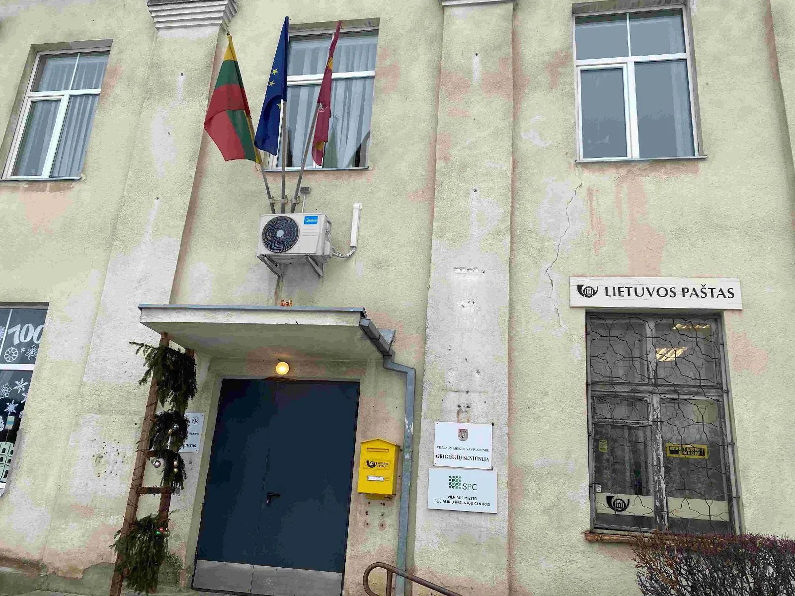 Nuomojamos 117,72 kv. m administracinės patalpos Grigiškėse