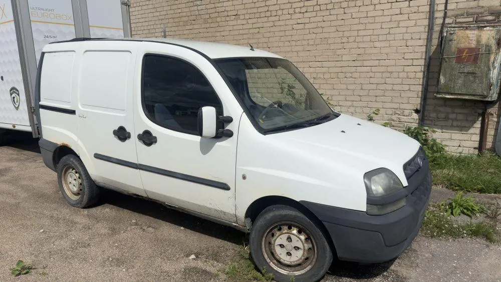 Parduodamas 2002 m. automobilis Fiat Doblo