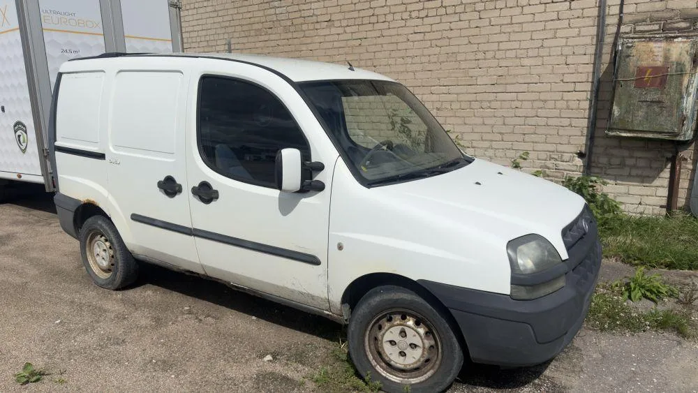 Parduodamas 2002 m. automobilis Fiat Doblo