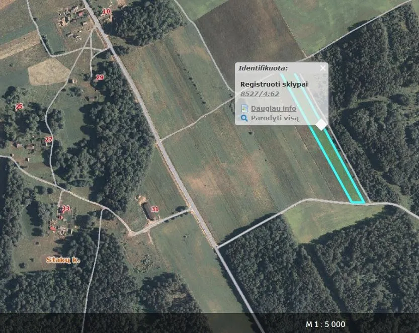 Parduodamos 3/8 dalys dviejų žemės ūkio paskirties sklypų Stakų k.