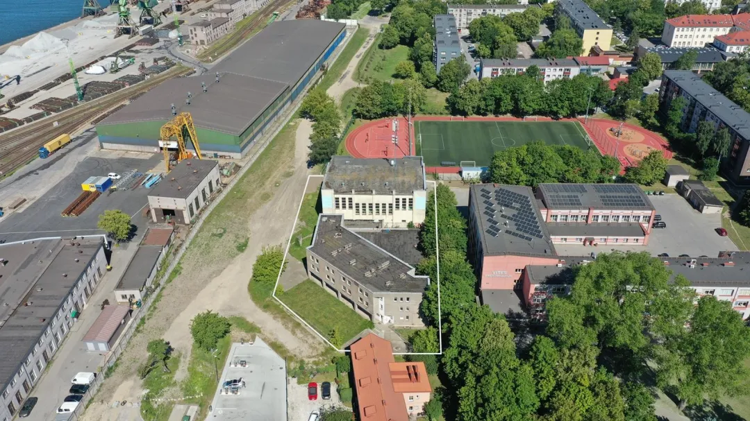 Parduodamas nekilnojamojo turto kompleksas su žemės sklypu, Gulbių g. 8, Klaipėda
