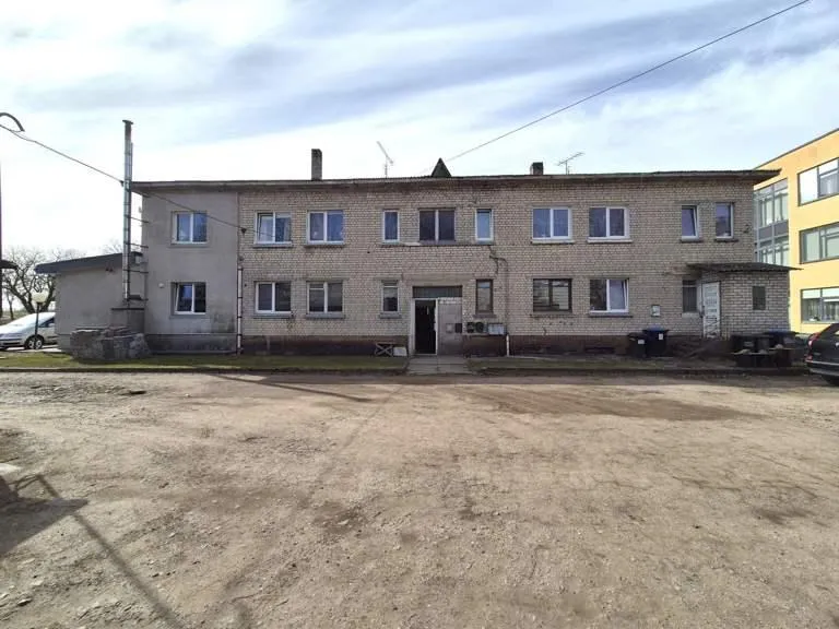 Parduodamas 15,16 kv. m butas su žemės sklypo dalimi Telšiuose, Sedos g.