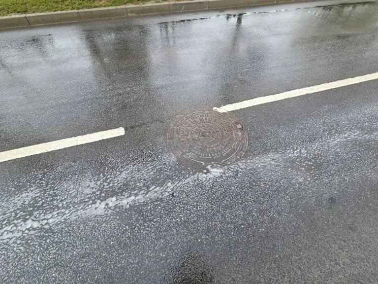 Parduodami fekalinės kanalizacijos vamzdynai Vilniuje, Gurių g.