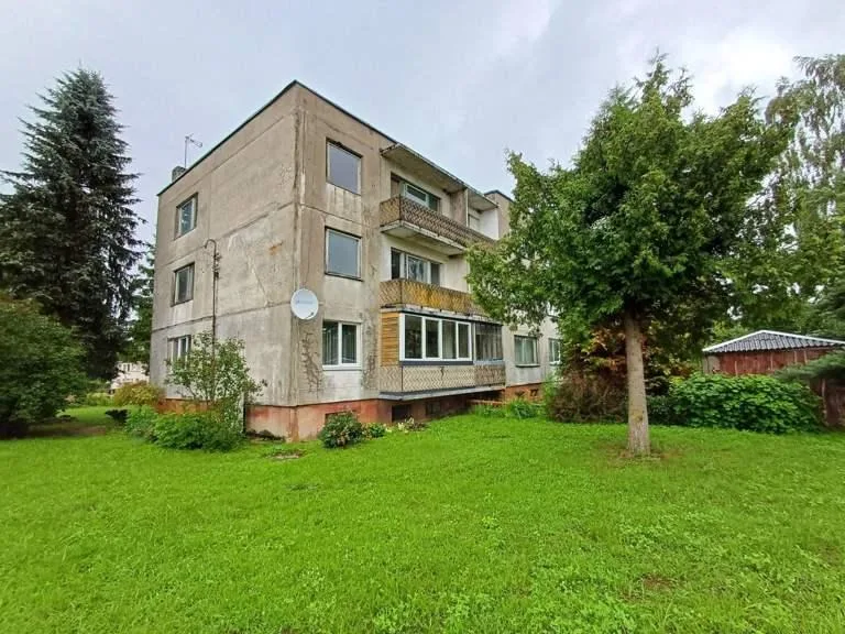 Parduodamas 3 kambarių butas su tvartų dalimis Varputėnų k., Šiaulių r. sav.