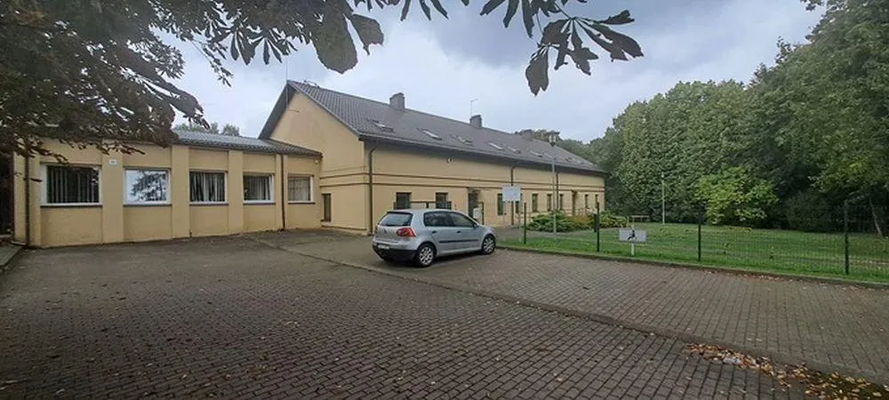 Parduodamas žemės sklypas su pastatais Plokščių k., Dvaro g. 6