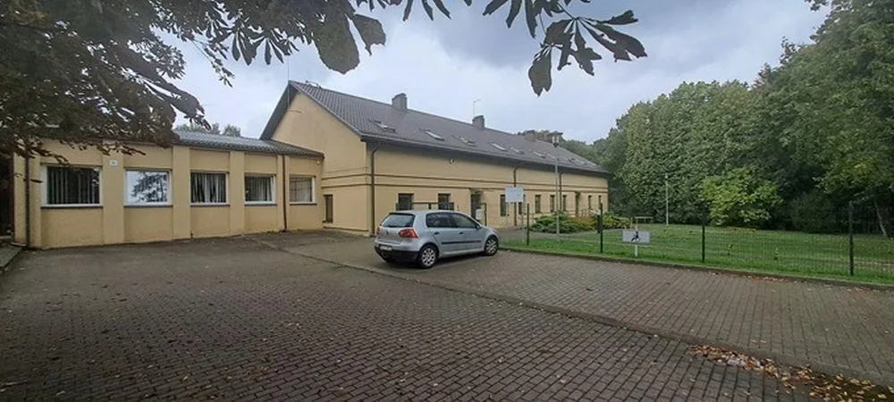 Parduodamas žemės sklypas su pastatais Plokščių k., Dvaro g. 6
