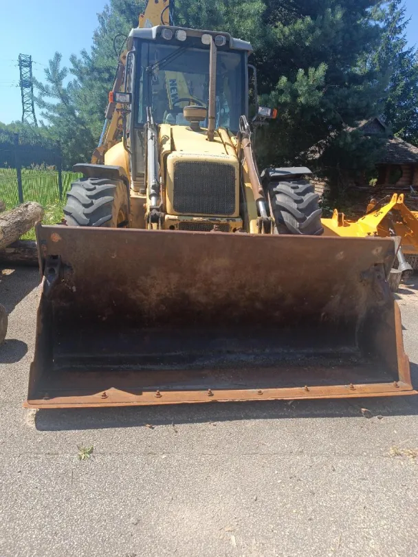 Parduodamas traktorius NEW HOLLAND LB 115