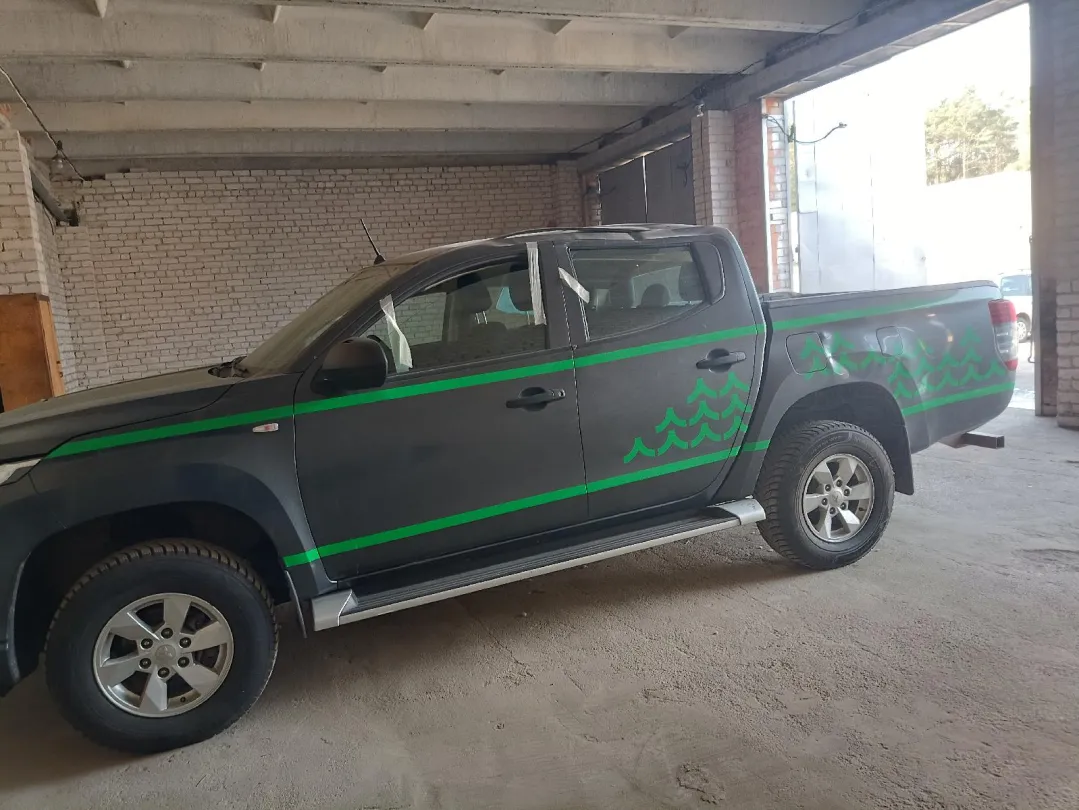 Mitsubishi L200 automobilis po eismo įvykio