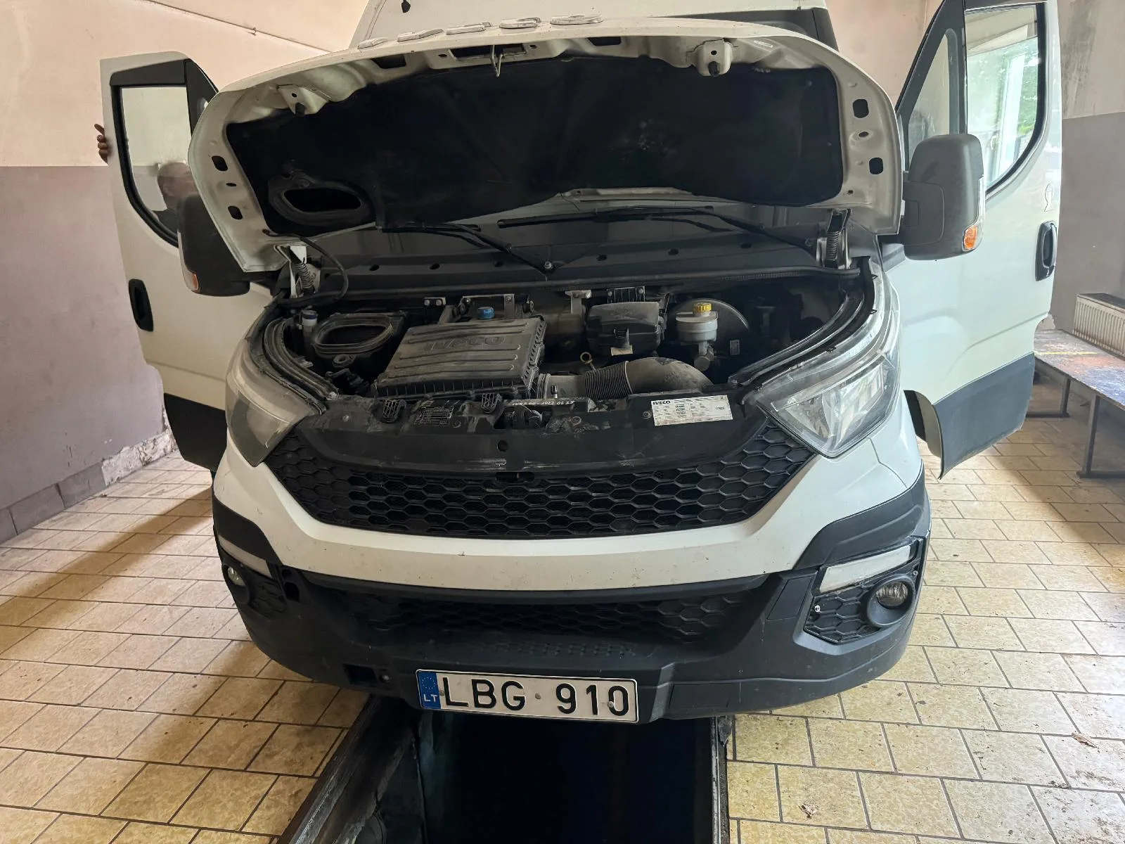 Iveco Daily 35S15 krovininis automobilis, 2015 m.
