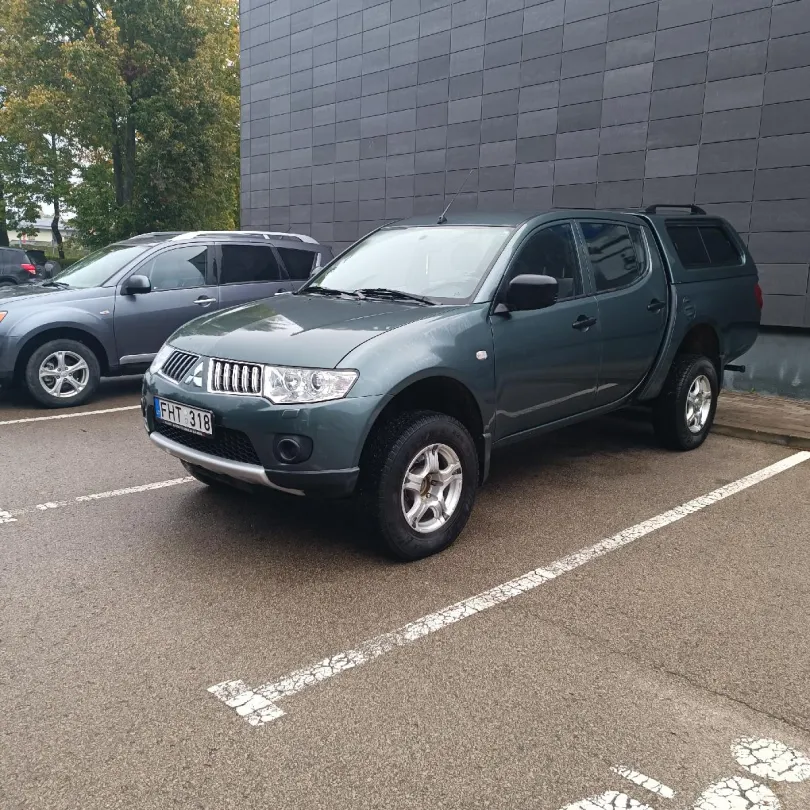 Parduodamas Mitsubishi L-200 automobilis