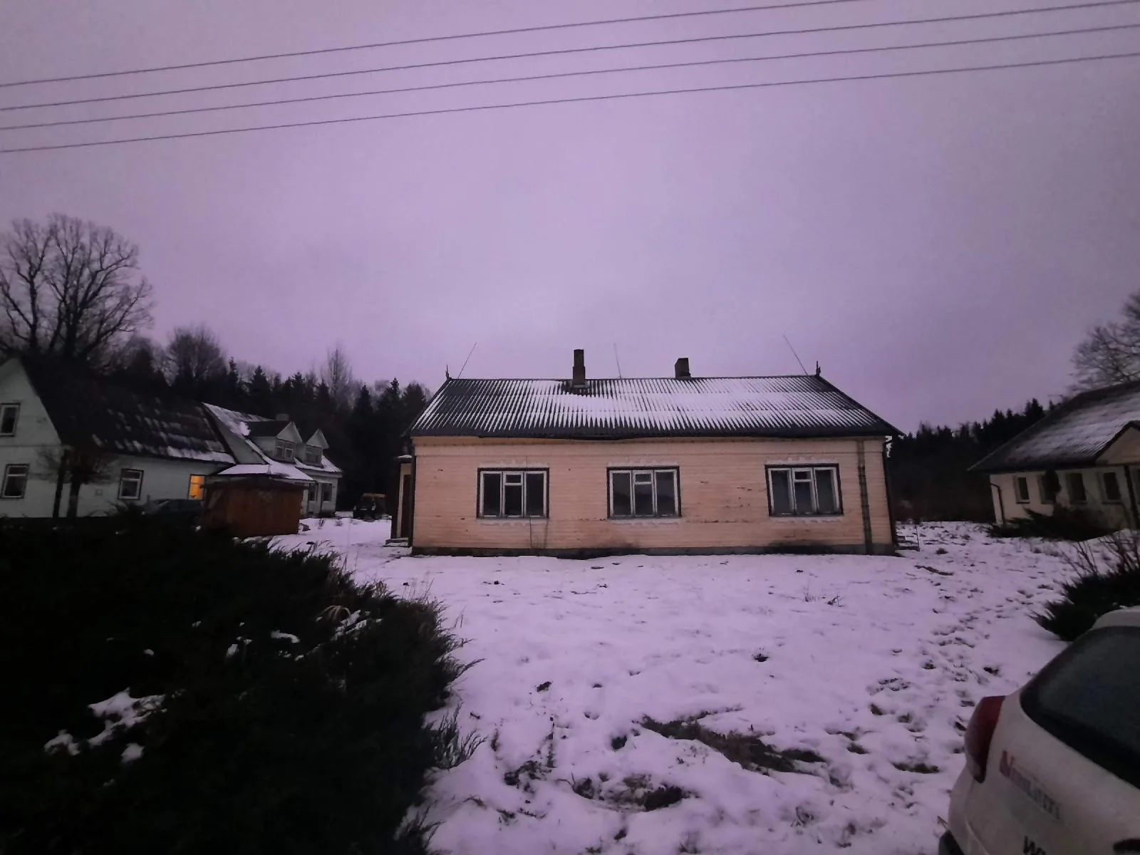 Parduodamas gyvenamasis namas su ūkiniais pastatais ir 0,7859 ha žemės sklypu Pužiškės k.