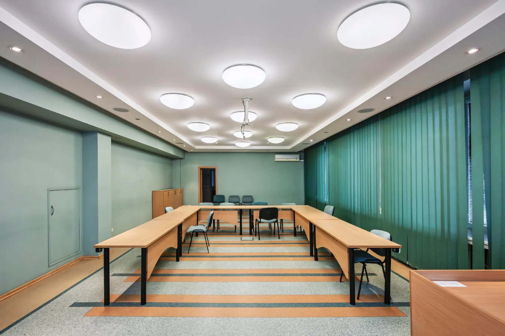 Nuomojamos administracinės patalpos Vilniuje, Vinco Kudirkos g. 18