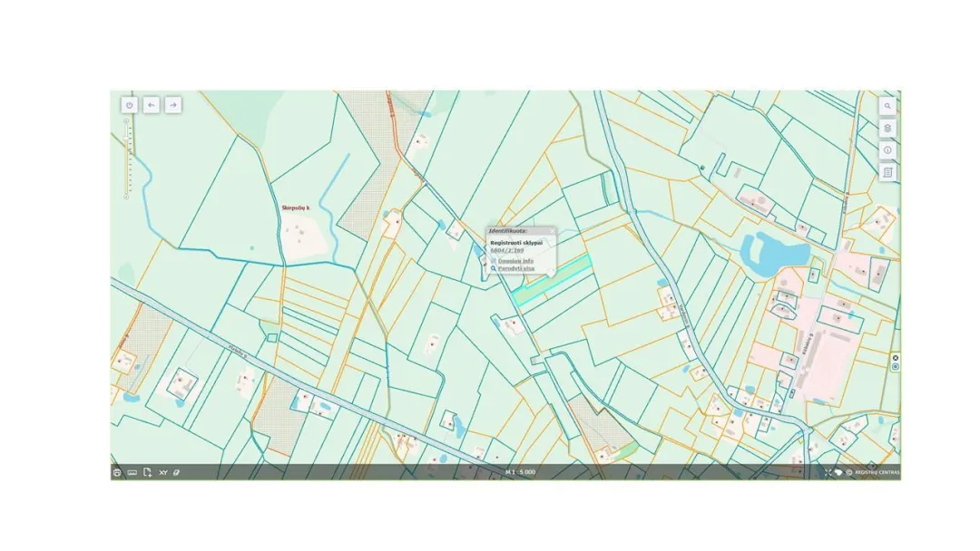 Parduodama 1/2 žemės sklypo dalis Alsėdžių mstl., Plungės r. sav.