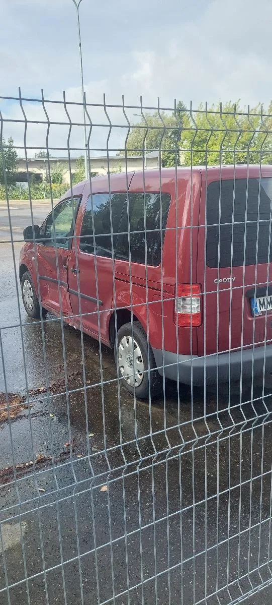Parduodamas 2008 m. VW Caddy automobilis po eismo įvykio