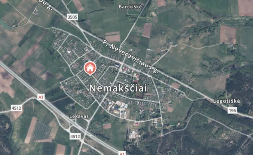 Gyvenamasis namas su žemės sklypu ir ūkiniais pastatais Nemakščiuose