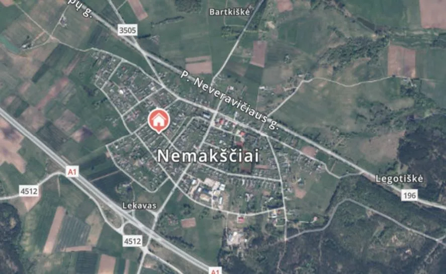 Gyvenamasis namas su žemės sklypu ir ūkiniais pastatais Nemakščiuose