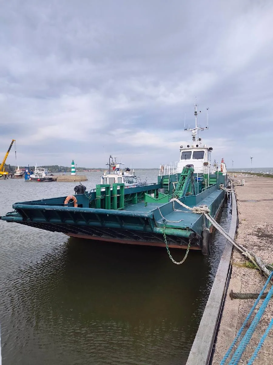 Parduodamas vidaus vandenų laivas „MADELEINE T042“
