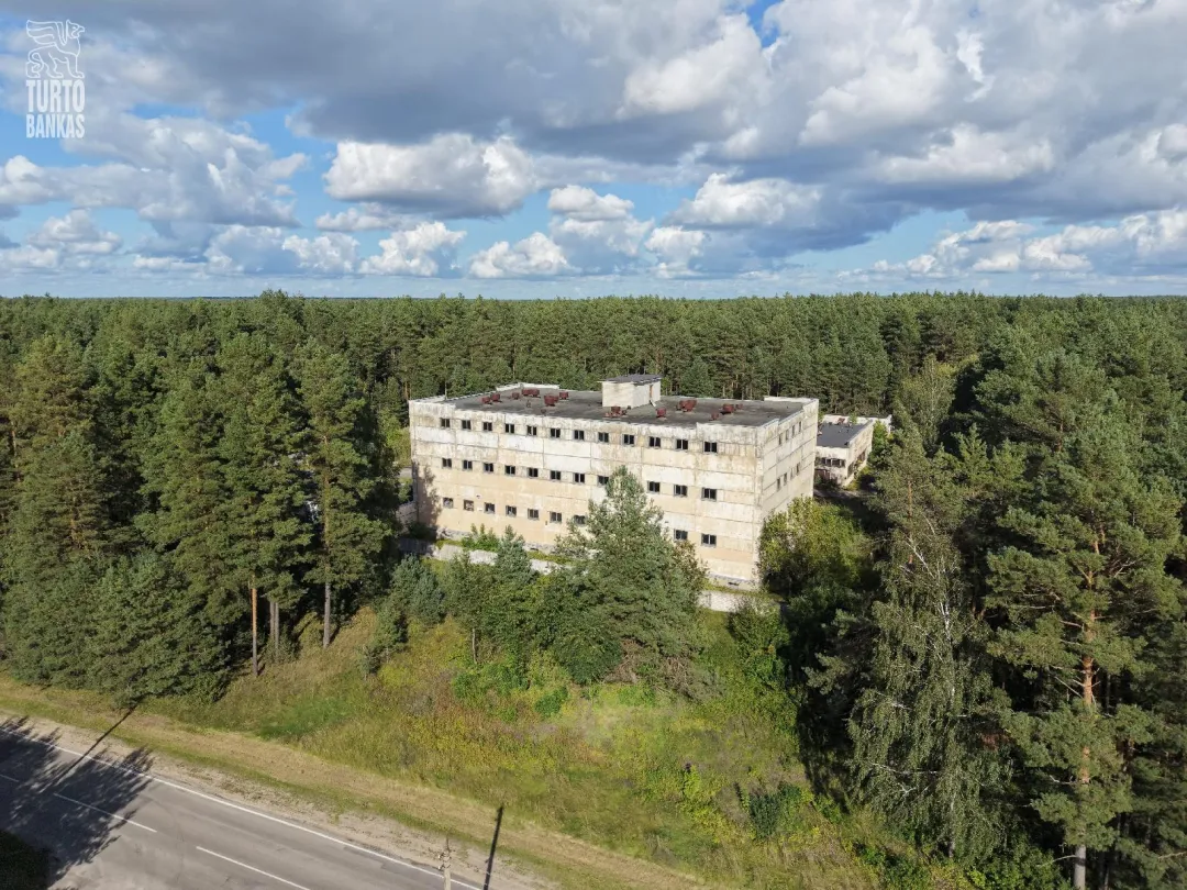 Nuomai siūlomi sandėliai ir administracinės patalpos Varėnoje, Pramonės g. 5