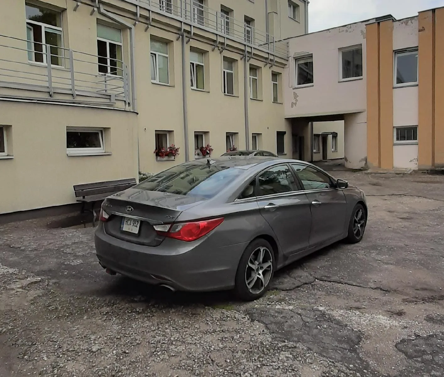 Hyundai Sonata lengvasis automobilis su variklio ir aušinimo sistemos defektais