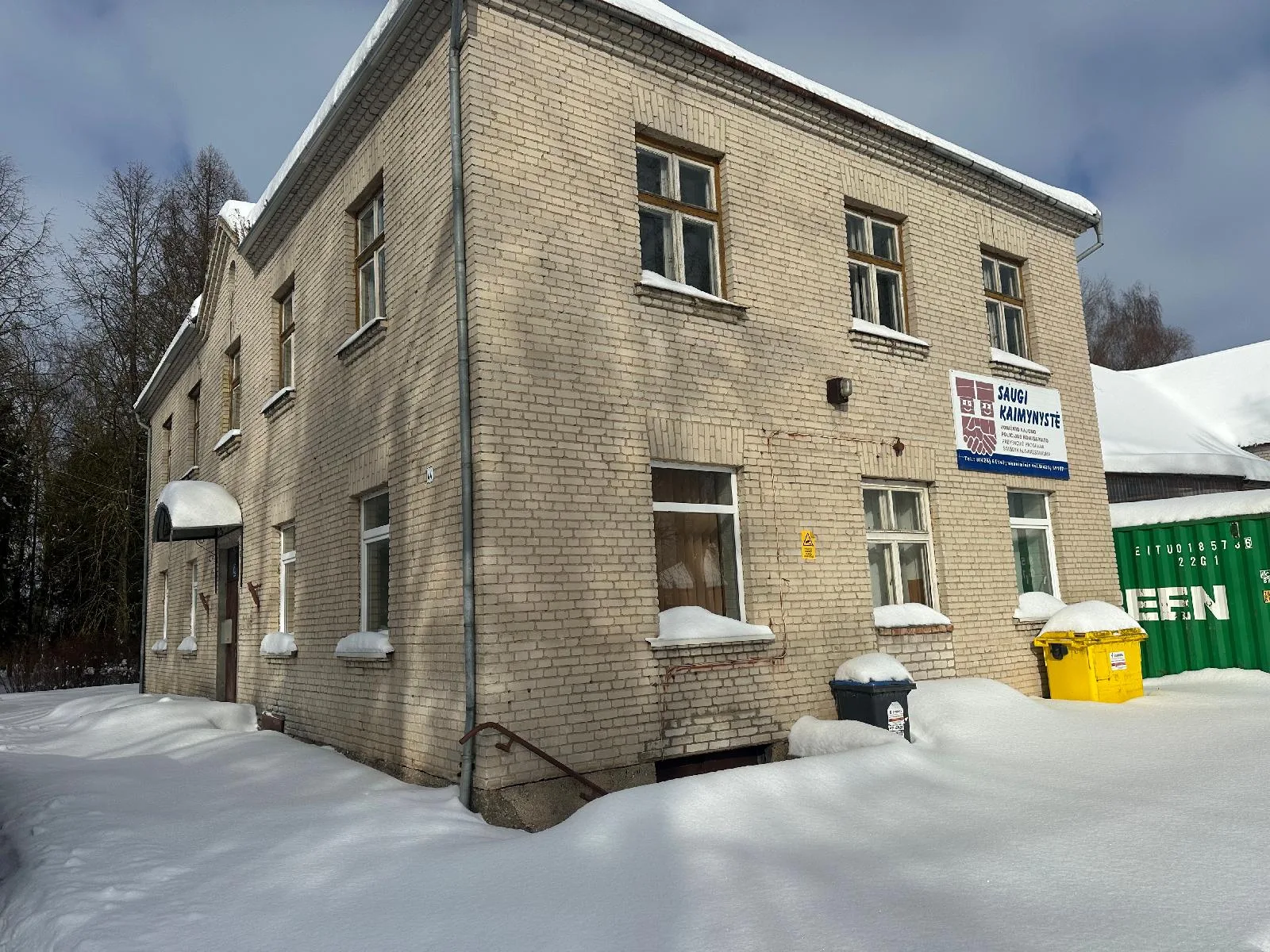 Parduodamas 0,3969 ha žemės sklypas su kontoros pastatu Kepalių kaime