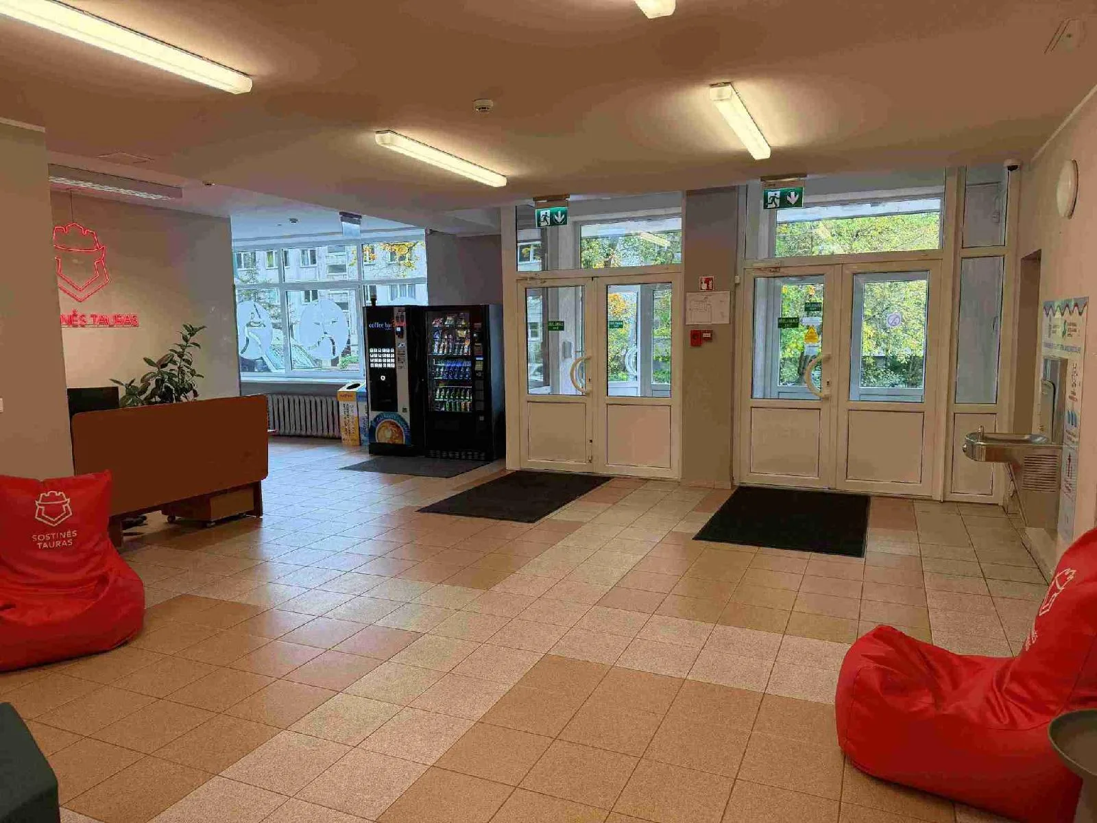 Nuomojama 4 kv. m negyvenamųjų patalpų dalis kavos ir užkandžių aparatams Vilniuje