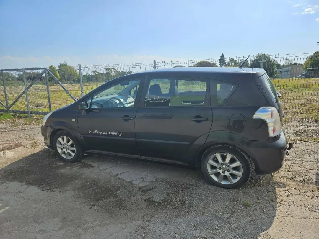 Parduodamas 2009 m. Toyota Corolla Verso automobilis