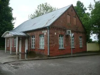 Parduodamas 111,5 kv. m administracinis pastatas su kiemo statiniais Josvainių mstl.