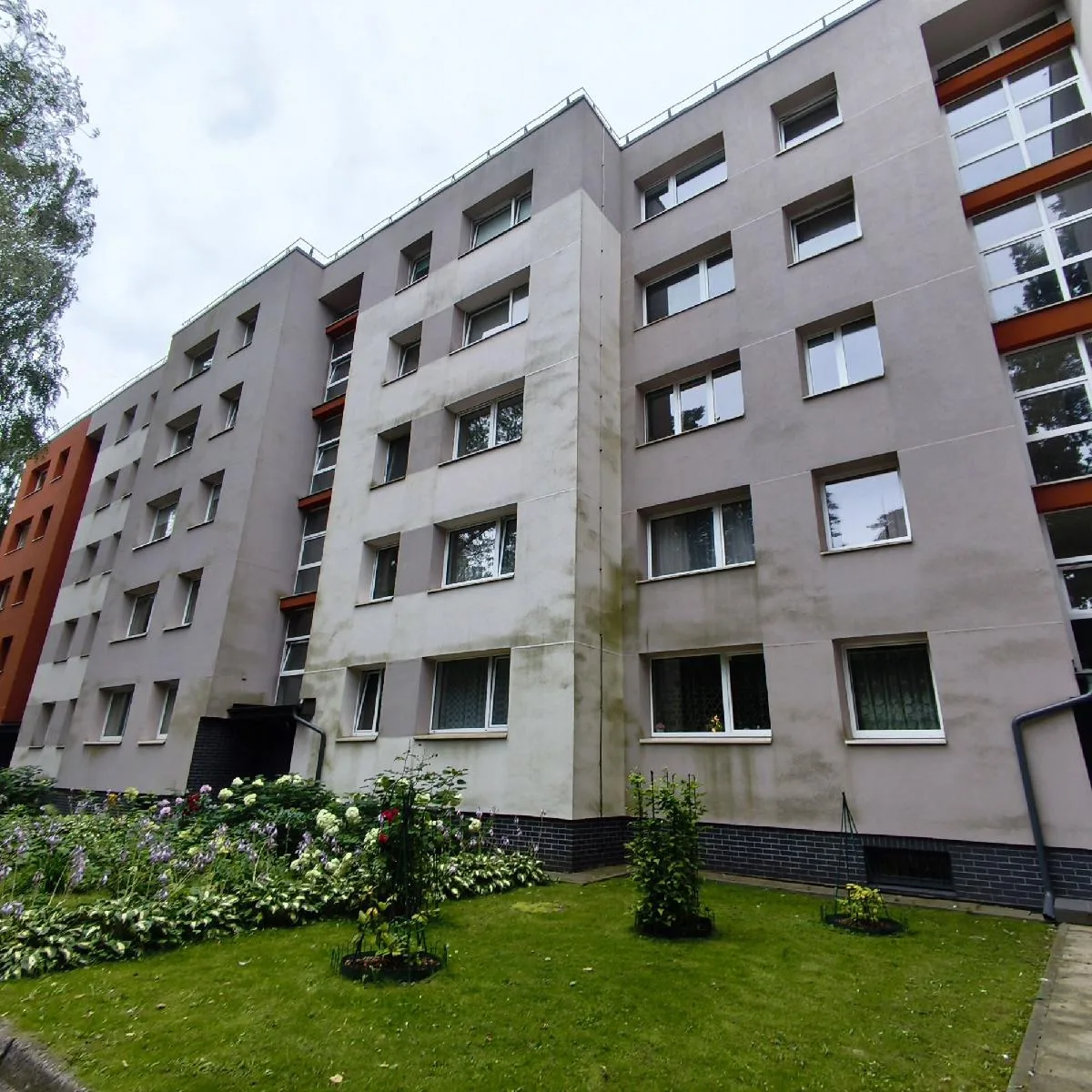 Parduodama 1/3 dalis 2 kambarių buto Klaipėdoje, Birutės g.